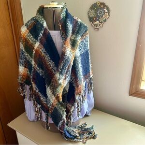Women’s large triangular scarf